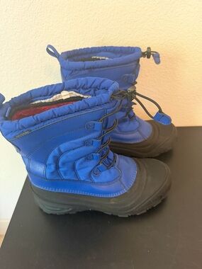 The North Face womens 7 Blue Black Snow Winter Boots Insulated Waterproof